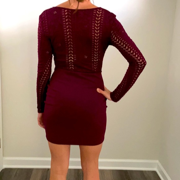 Burgundy lace bodycon dress - Picture 2 of 3